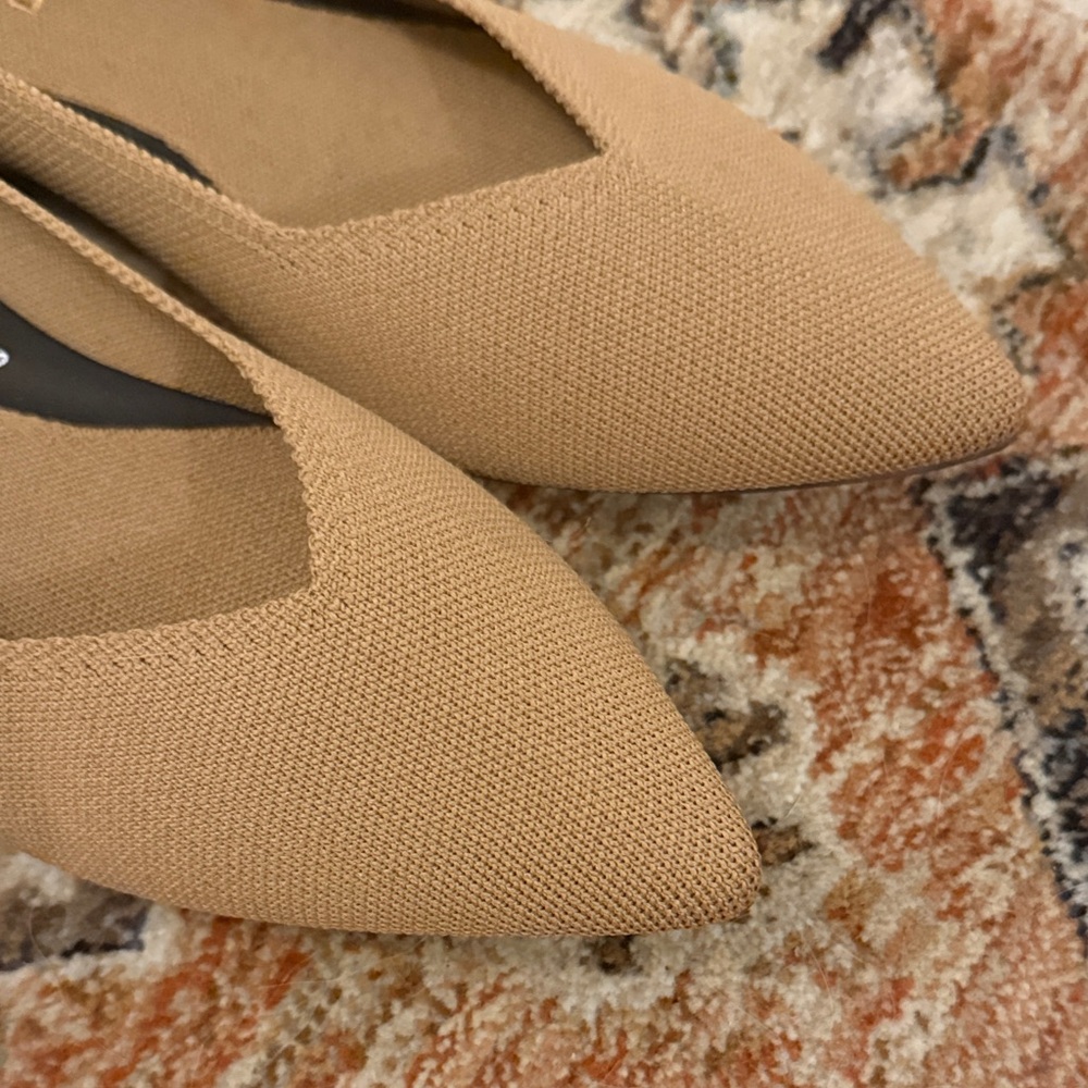 New Rothy's The Point II Pointed Toe Knit Flats Washable in Wren Tan 9 - Picture 3 of 6